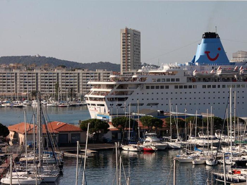 183 TOULON ET SA RADE (19).jpg